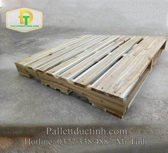 Pallet Gỗ Thông Giá Rẻ Dĩ An